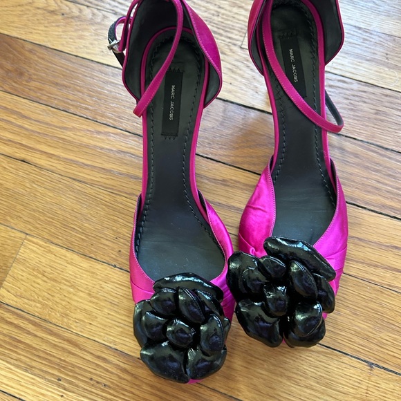 Marc Jacobs fuschia kitten heels - Picture 3 of 4